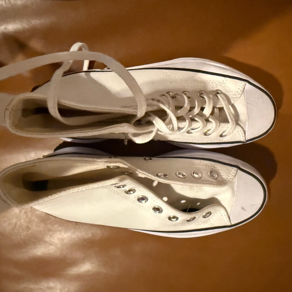 Converse White Run Star hike Chuck Taylor High-Top Sneakers